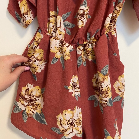 Floral Romper - Picture 3 of 3